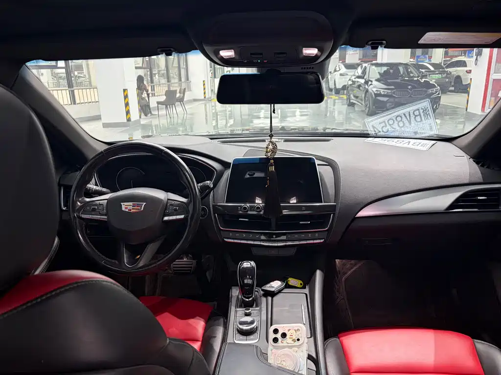 Cadillac CT5 — фото 10