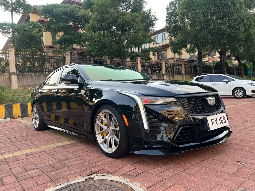 Cadillac CT4 — фото 3