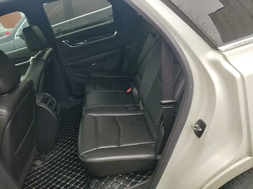 Cadillac XT5 — фото 13