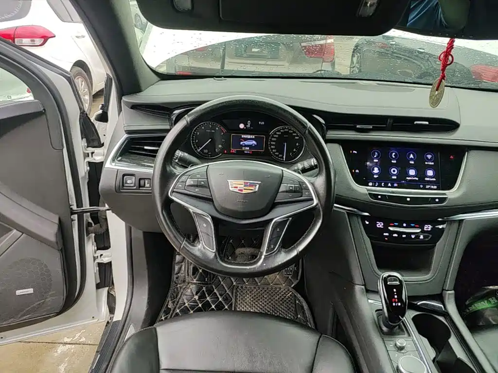 Cadillac XT5 — фото 7