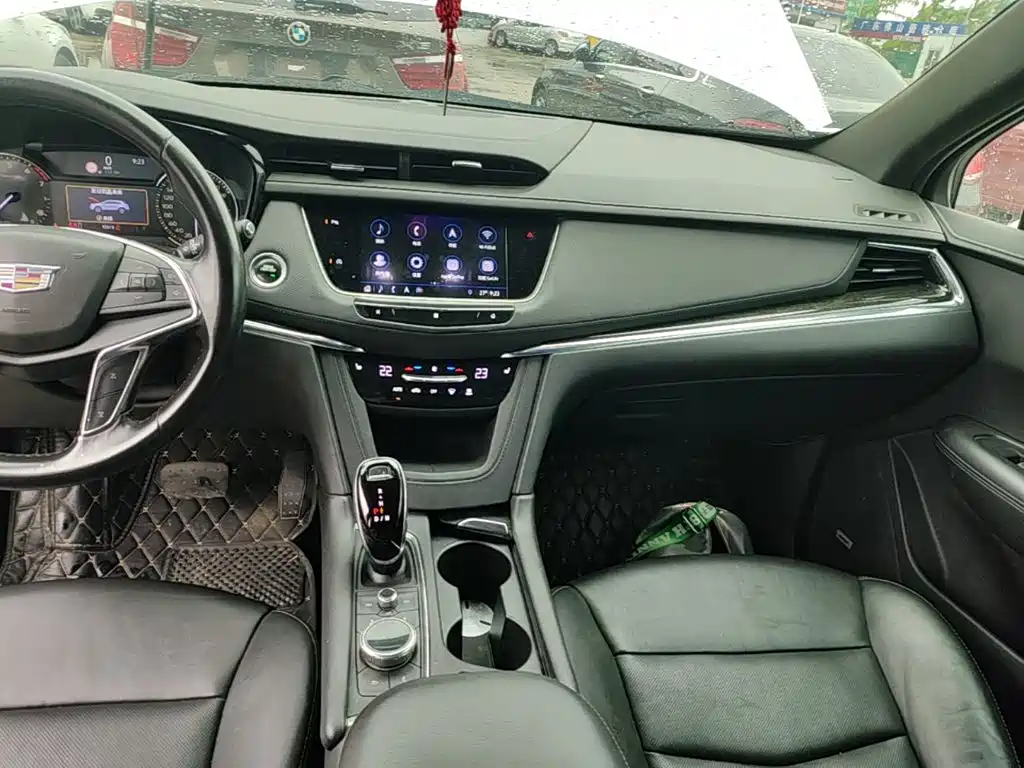 Cadillac XT5 — фото 9