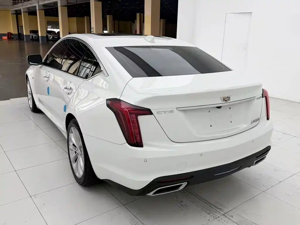 Cadillac CT5 — фото 7