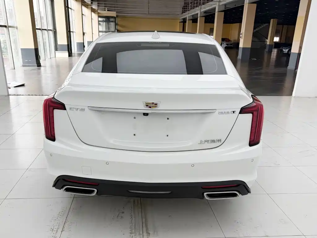 Cadillac CT5 — фото 8