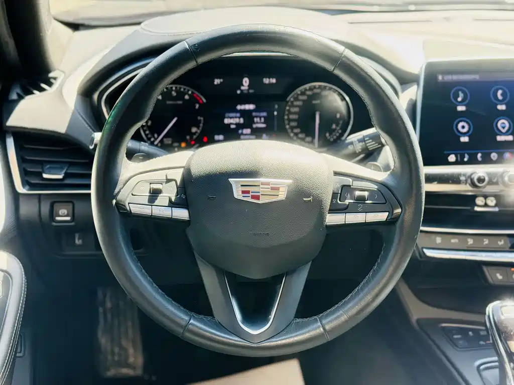Cadillac CT5 — фото 9