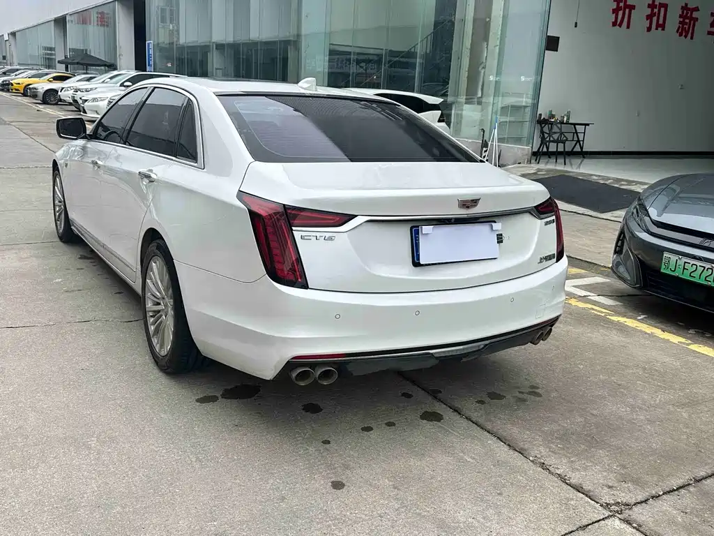 Cadillac CT6 — фото 7