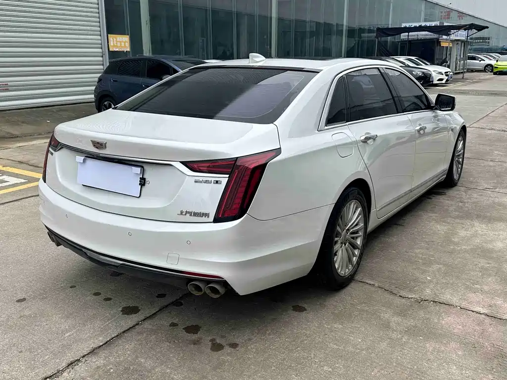 Cadillac CT6 — фото 9