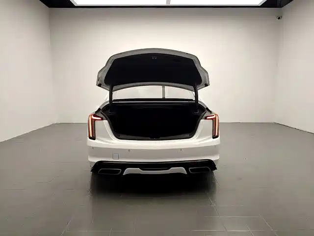 Cadillac CT5 — фото 15