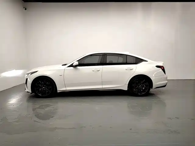 Cadillac CT5 — фото 4