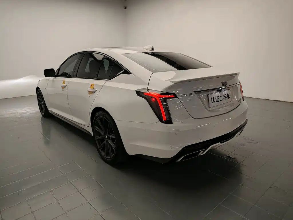 Cadillac CT5 — фото 5