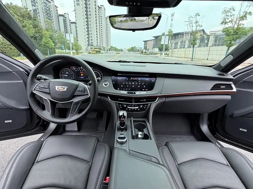 Cadillac CT6 — фото 10