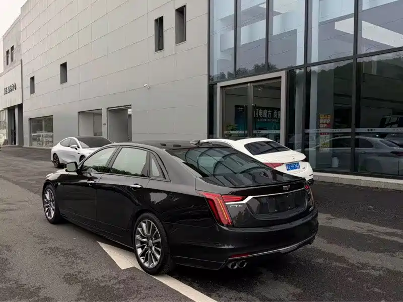 Cadillac CT6 — фото 7