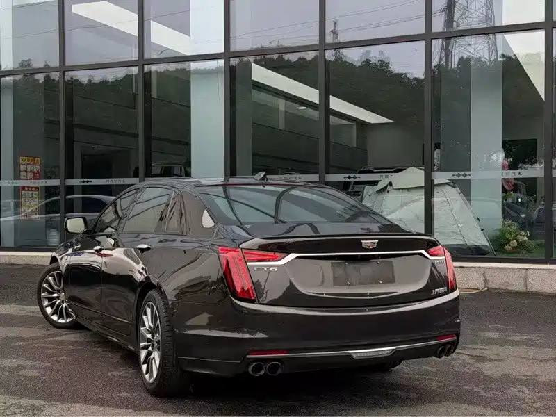 Cadillac CT6 — фото 8