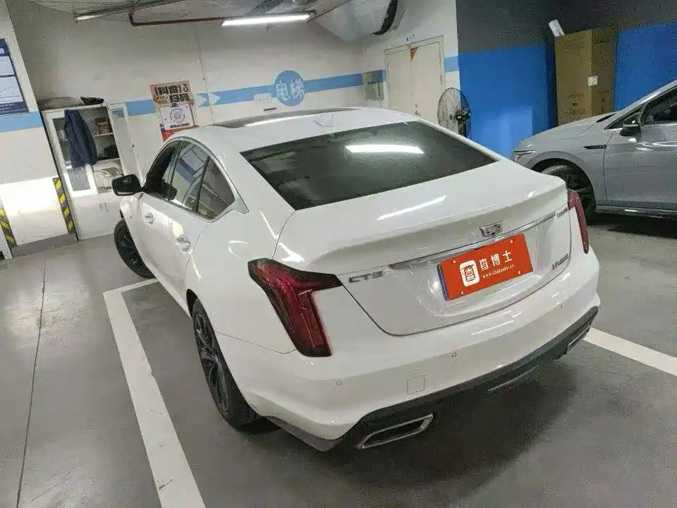 Cadillac CT5 — фото 4