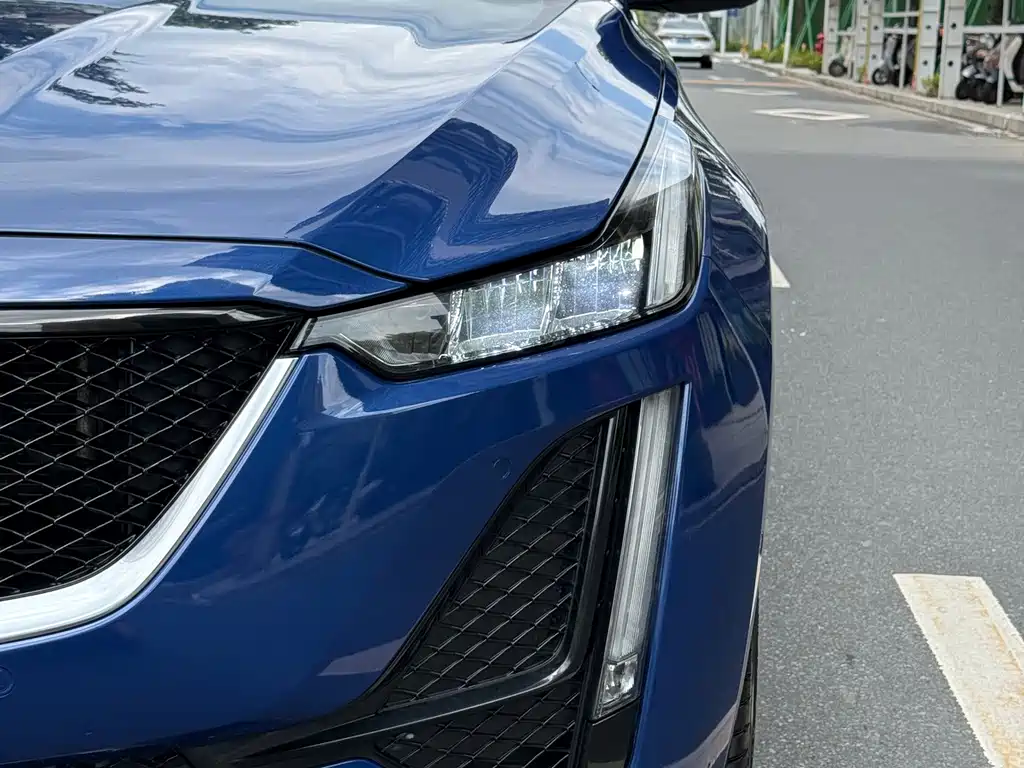 Cadillac CT5 — фото 11