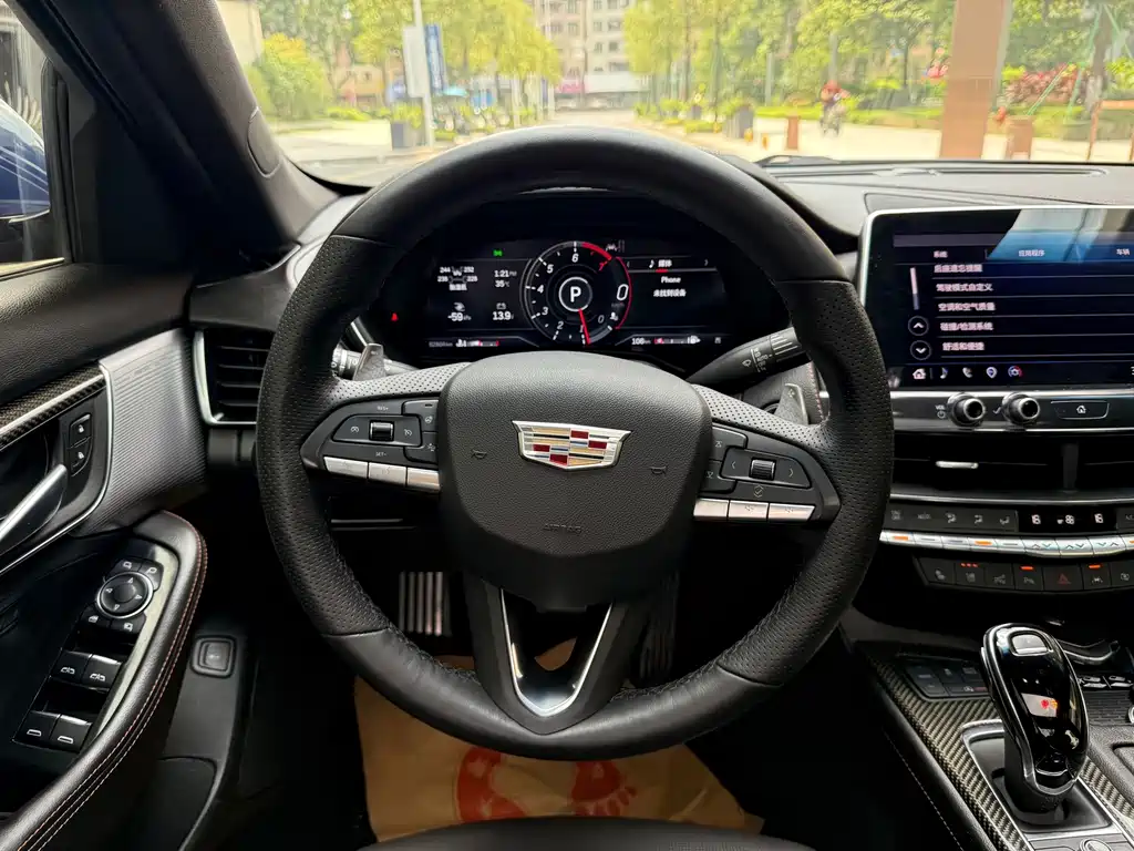 Cadillac CT5 — фото 7