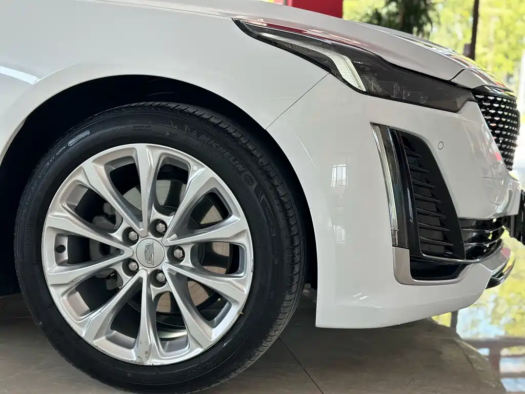 Cadillac CT5 — фото 5