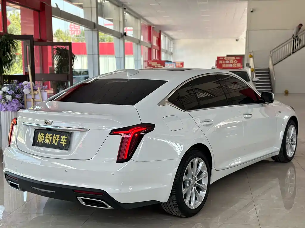 Cadillac CT5 — фото 6