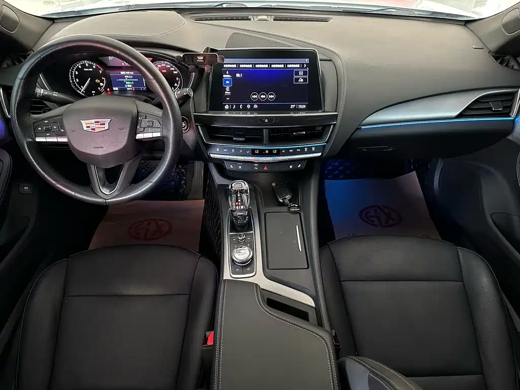 Cadillac CT5 — фото 7