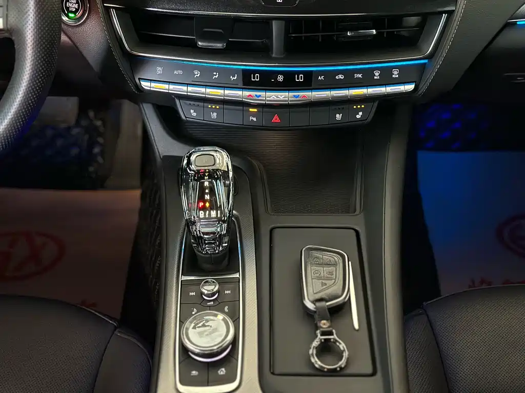 Cadillac CT5 — фото 8