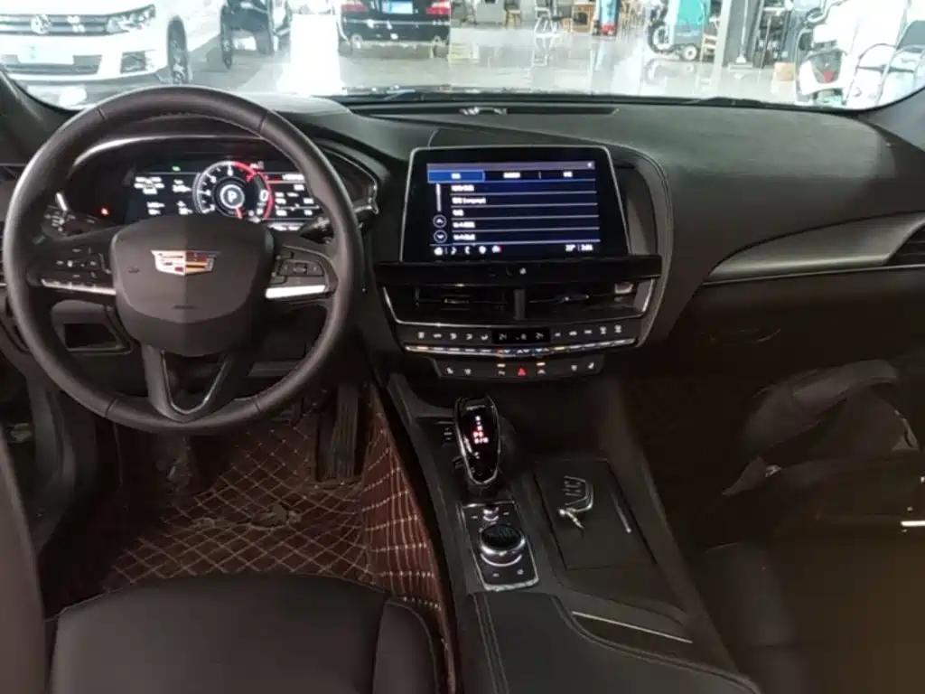 Cadillac CT5 — фото 10