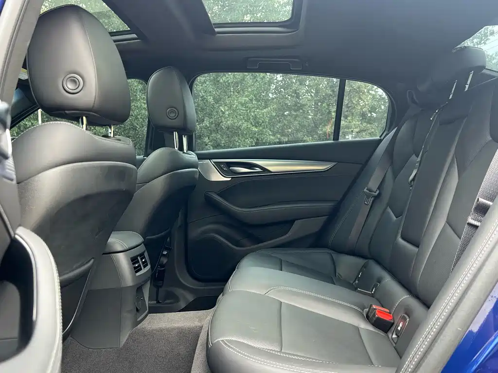 Cadillac CT5 — фото 14