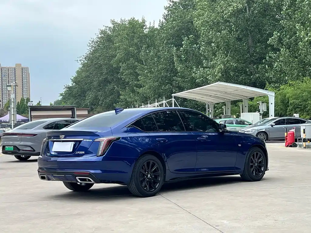 Cadillac CT5 — фото 7