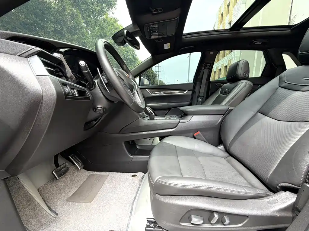 Cadillac XT5 — фото 7