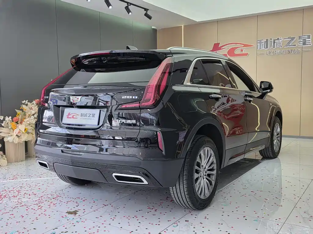 Cadillac XT4 — фото 4