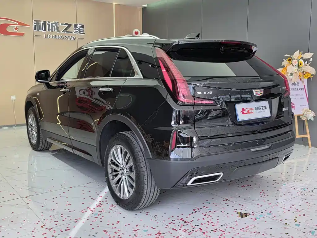 Cadillac XT4 — фото 5