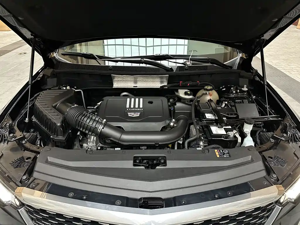 Cadillac XT6 — фото 11