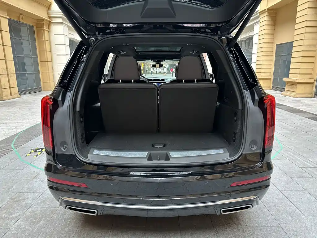 Cadillac XT6 — фото 13