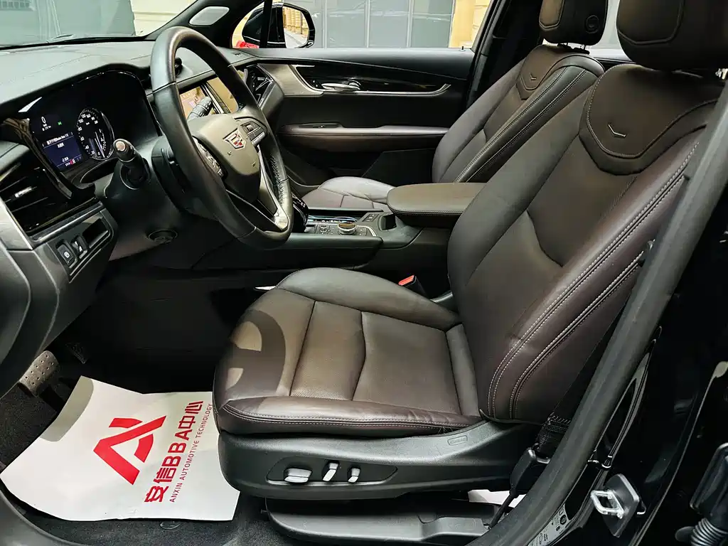 Cadillac XT6 — фото 24