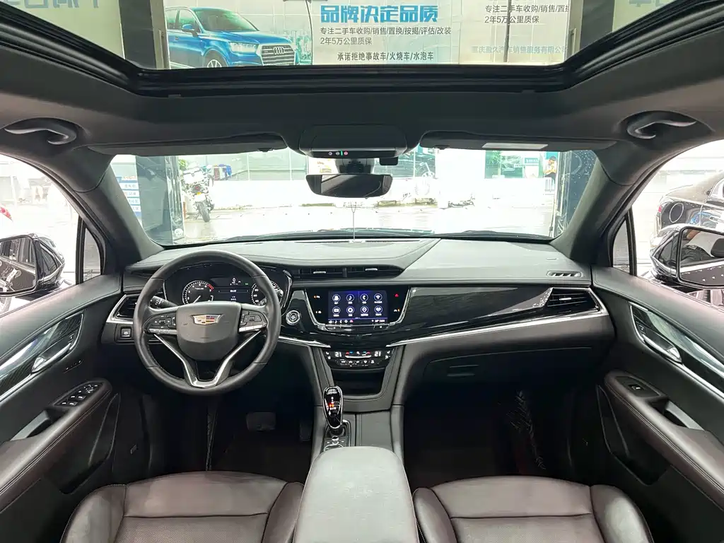 Cadillac XT6 — фото 13