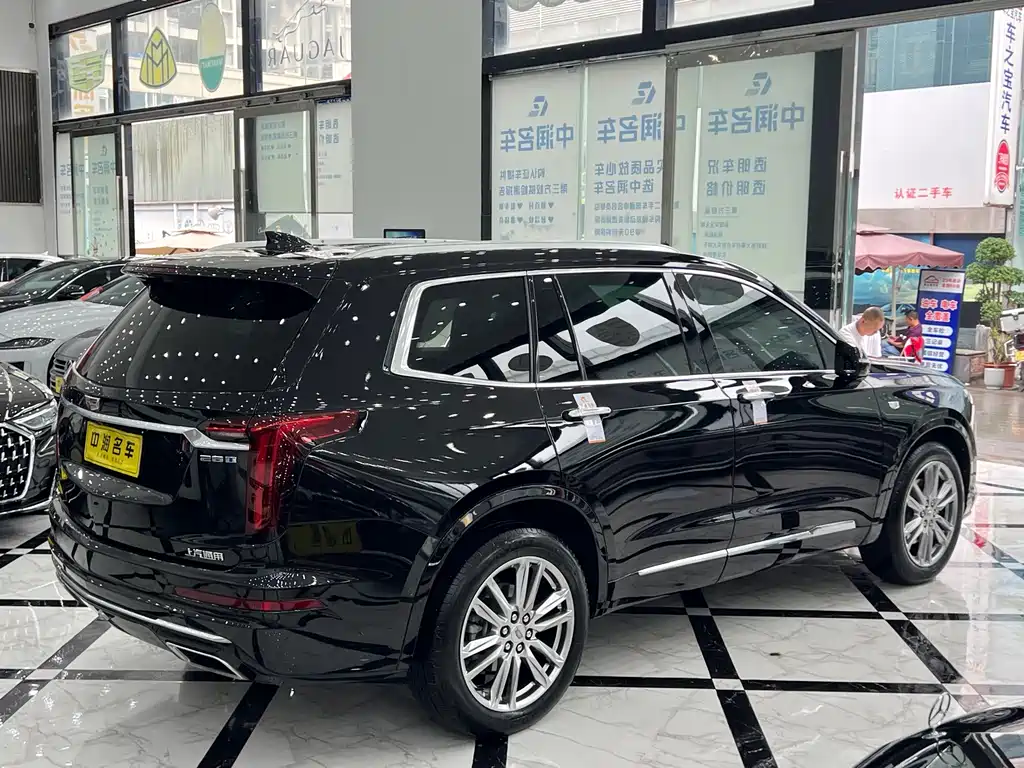 Cadillac XT6 — фото 17