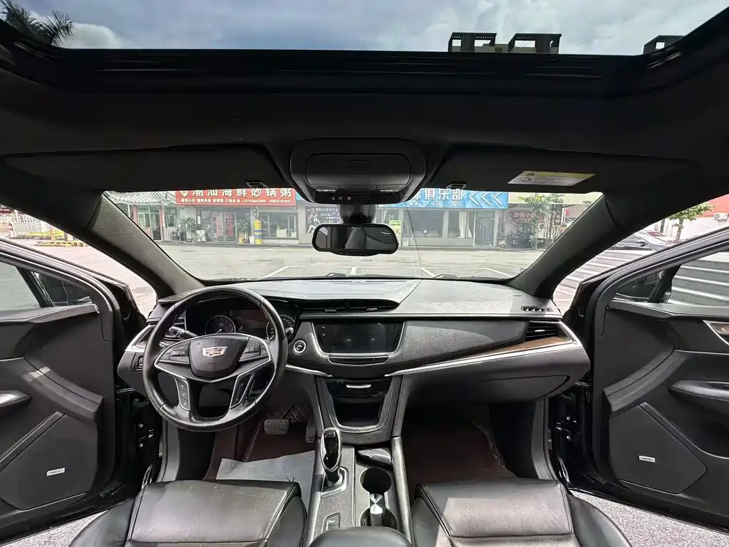 Cadillac XT5 — фото 11