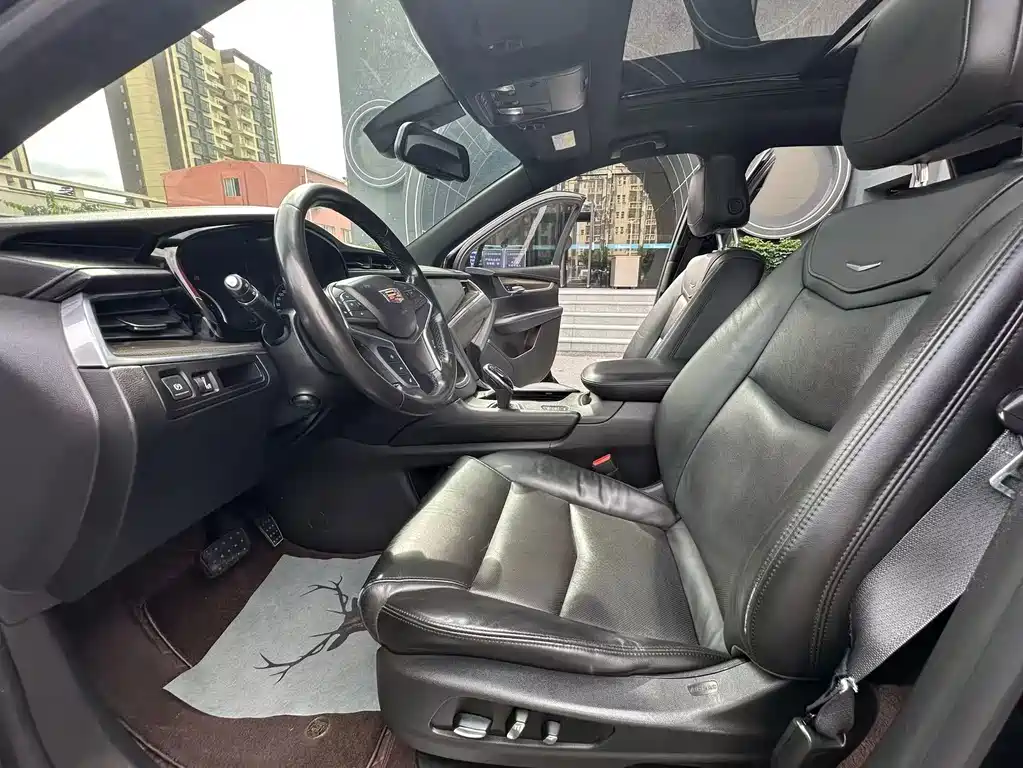 Cadillac XT5 — фото 7