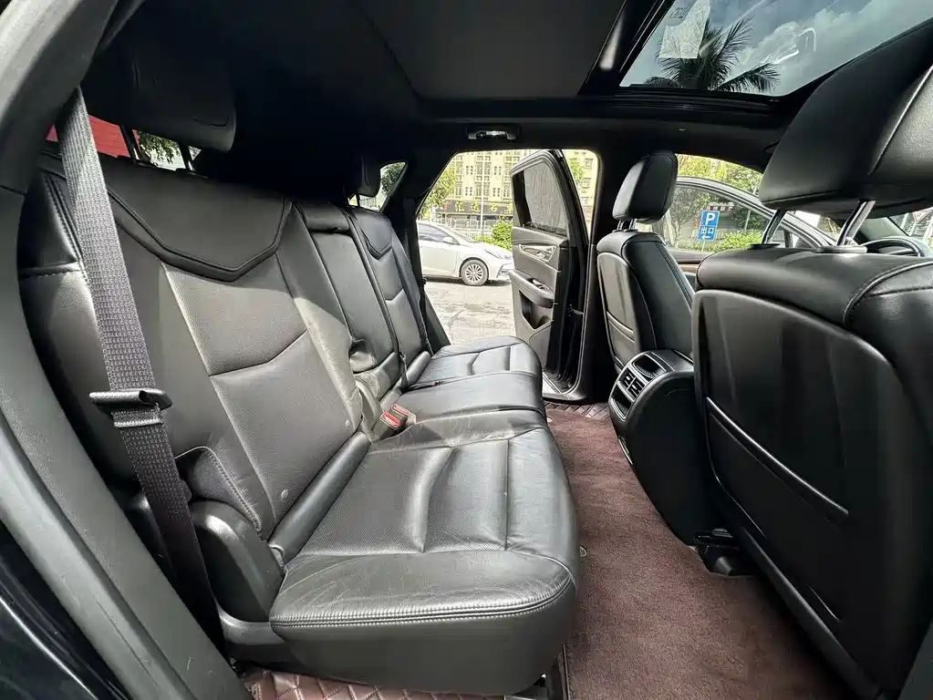Cadillac XT5 — фото 9