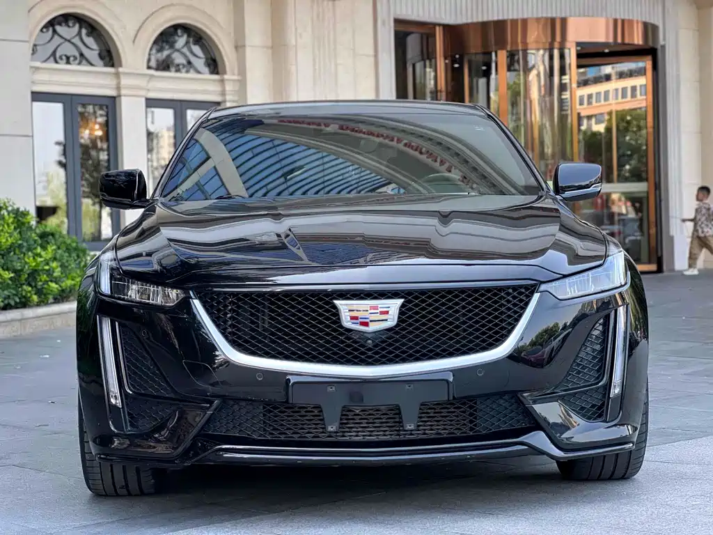 Cadillac CT5 — фото 2