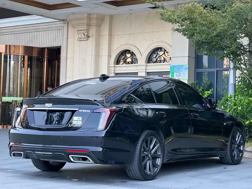 Cadillac CT5 — фото 11