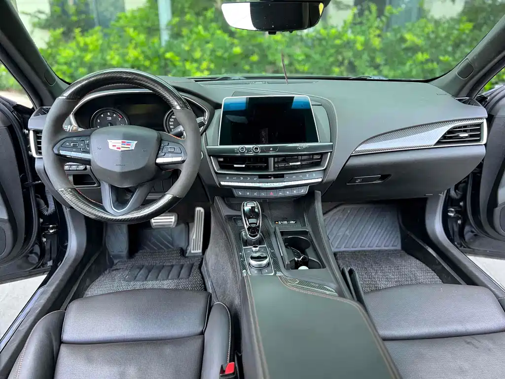 Cadillac CT5 — фото 4