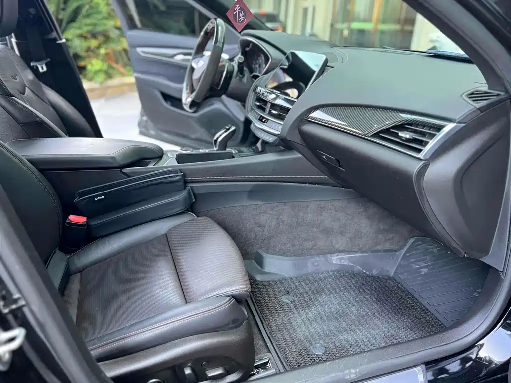 Cadillac CT5 — фото 6