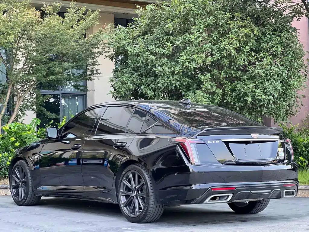 Cadillac CT5 — фото 9