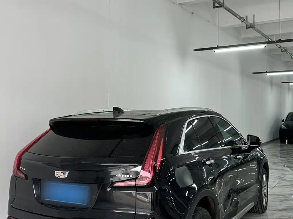 Cadillac XT4 — фото 6