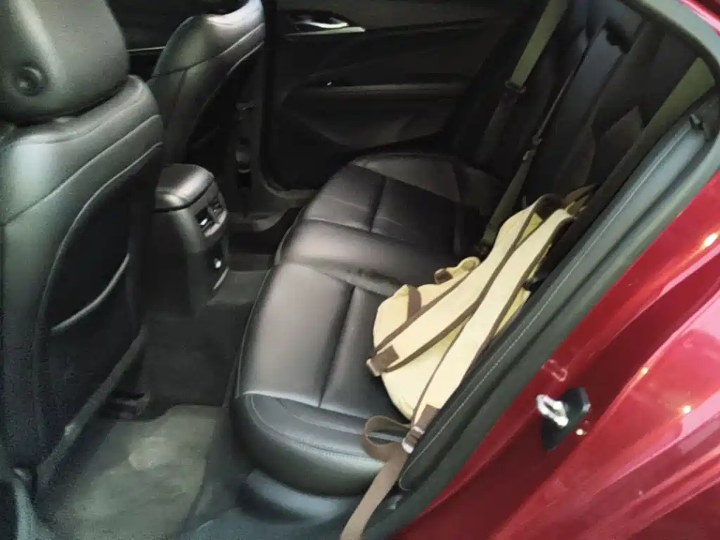 Cadillac CT4 — фото 17