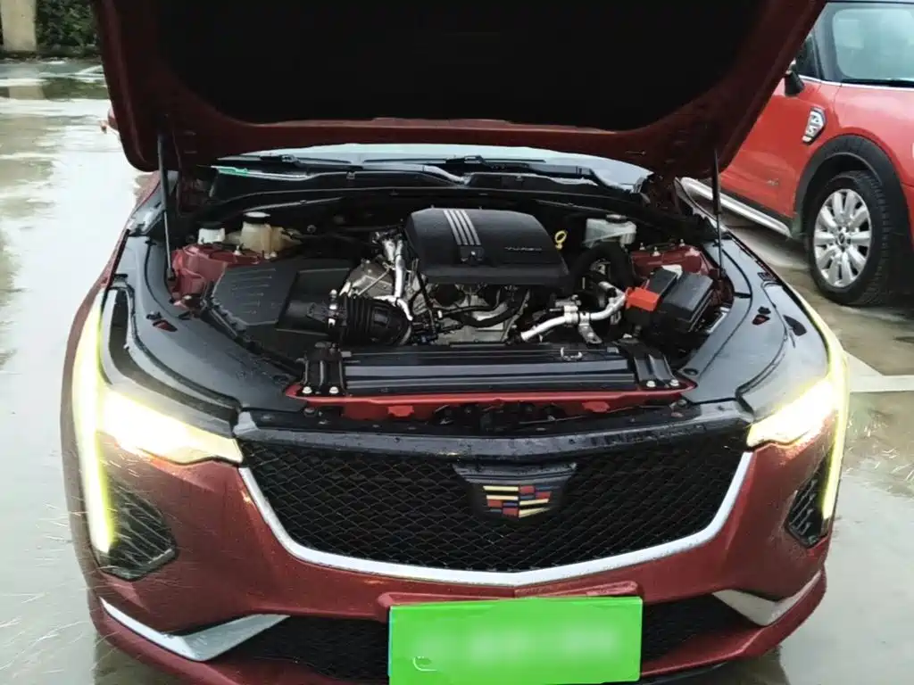 Cadillac CT4 — фото 20