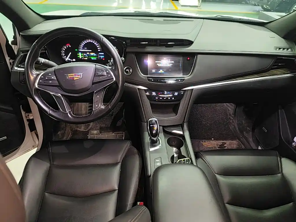 Cadillac XT5 — фото 13