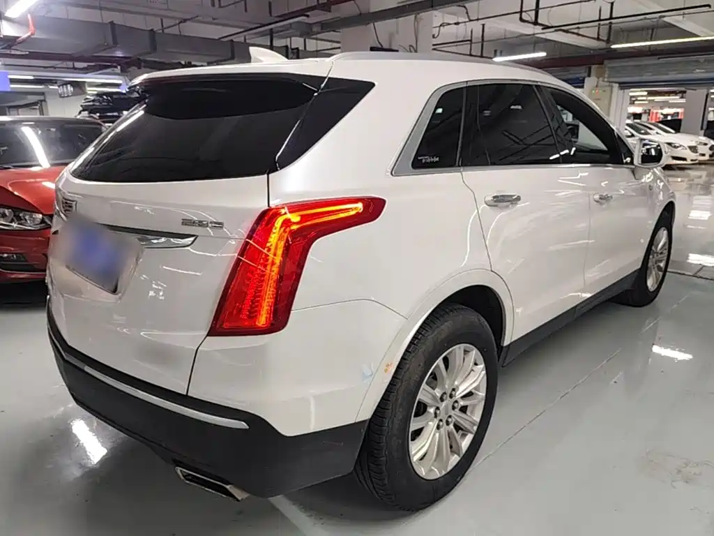 Cadillac XT5 — фото 7