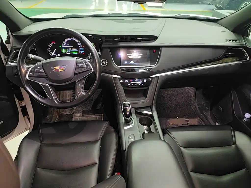Cadillac XT5 — фото 10