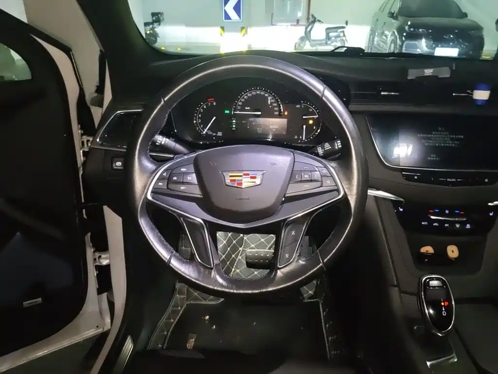 Cadillac XT5 — фото 6