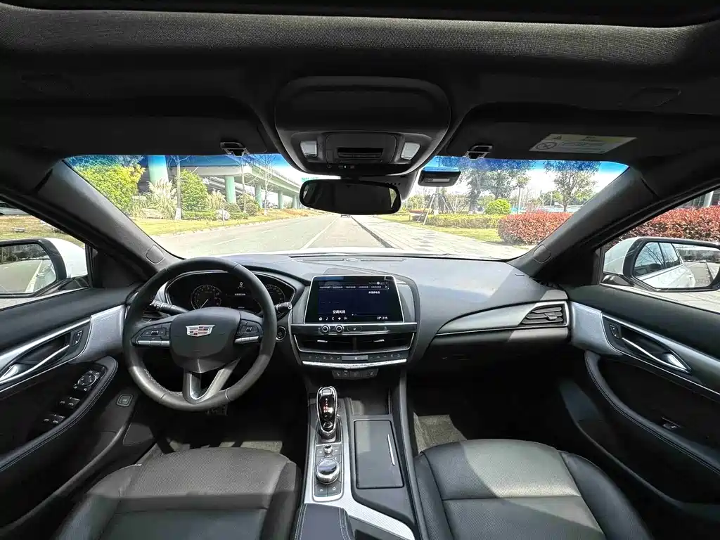 Cadillac CT5 — фото 6